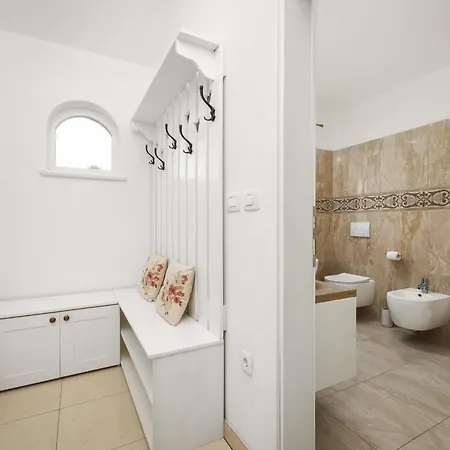Villa Laura In For 8 Persons Only 1.5 Km From The